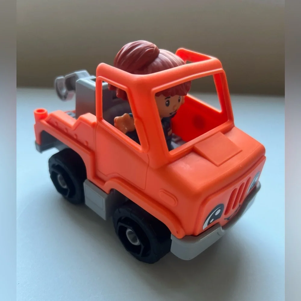 Fisher-Price Little People Toddler Toy Help and Go Tow Truck and Figure